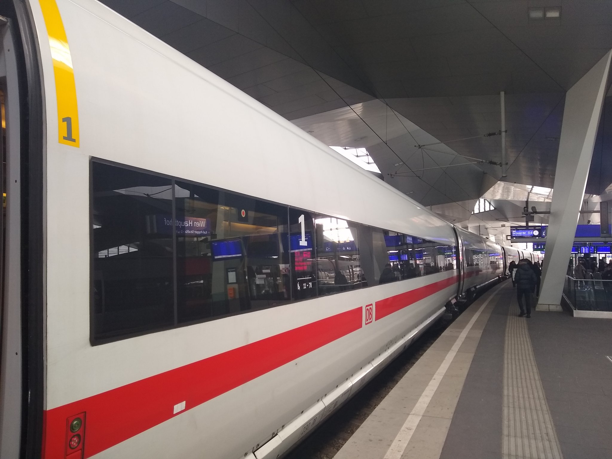 Boarding a Deutsche Bahn ICE to Frankfurt am Main