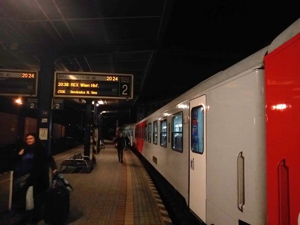 Finally home The REX from Vienna arrived at platform 2