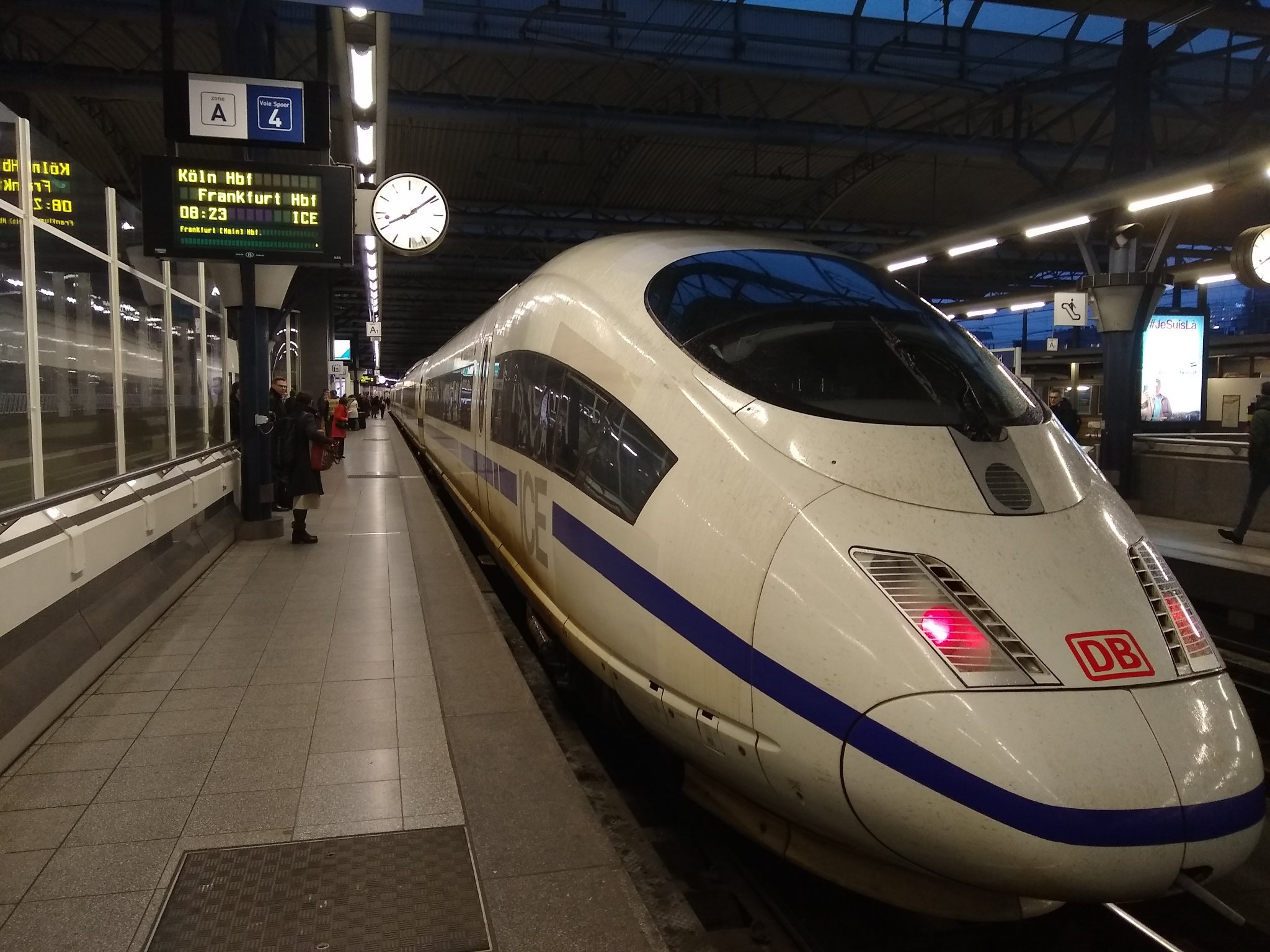 Platform at Bruxelles-Midi with an ICE almost ready to be boarded